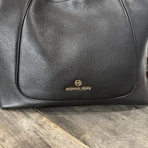 MICHAEL KORS Piper Pebbled Leather Purse Gold Hardware